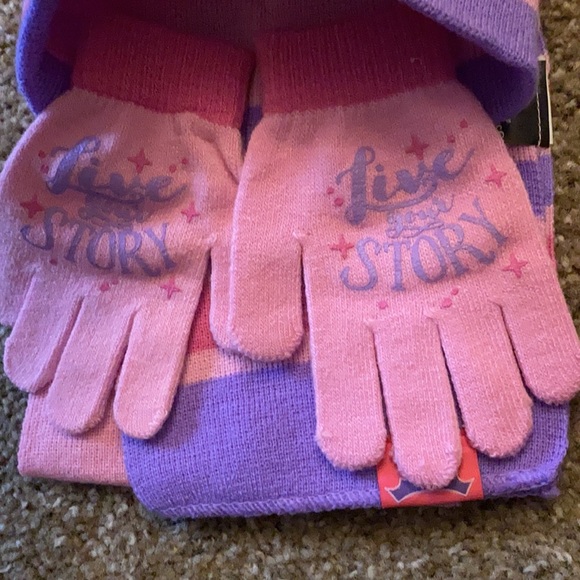 Hat,gloves,scarf - Picture 3 of 4